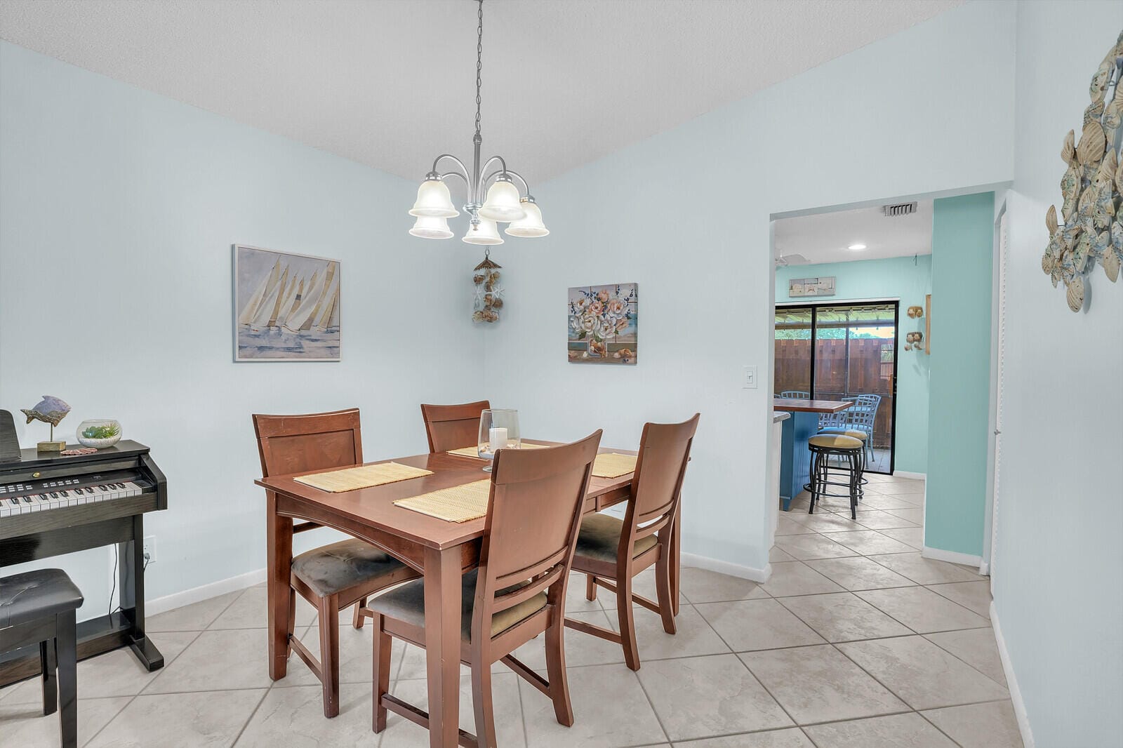 8020 SE Villa Cir — photo 8
