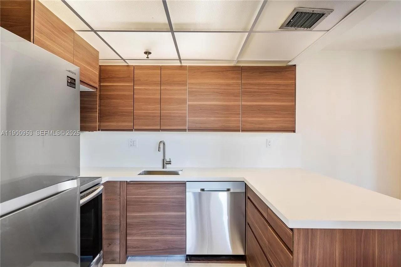 17890 W Dixie Hwy 606 606, North Miami Beach, FL 33160, North Miami Beach