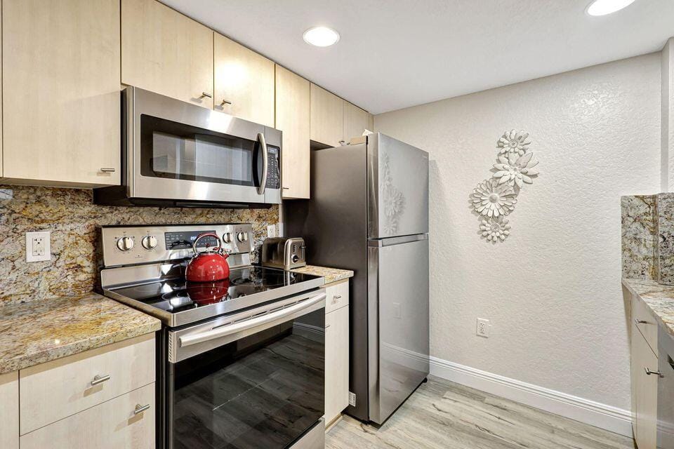 1801 N Flagler Drive 211, West Palm Beach, FL 33407 photo 6
