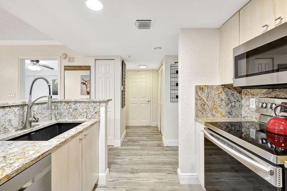 1801 N Flagler Drive 211, West Palm Beach, FL 33407 photo 8