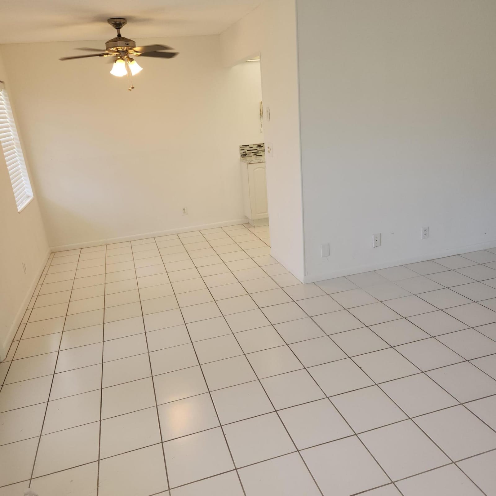 106 Coventry E 106 — photo 5