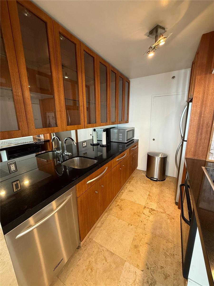 100 Lincoln Road 1111 — photo 11