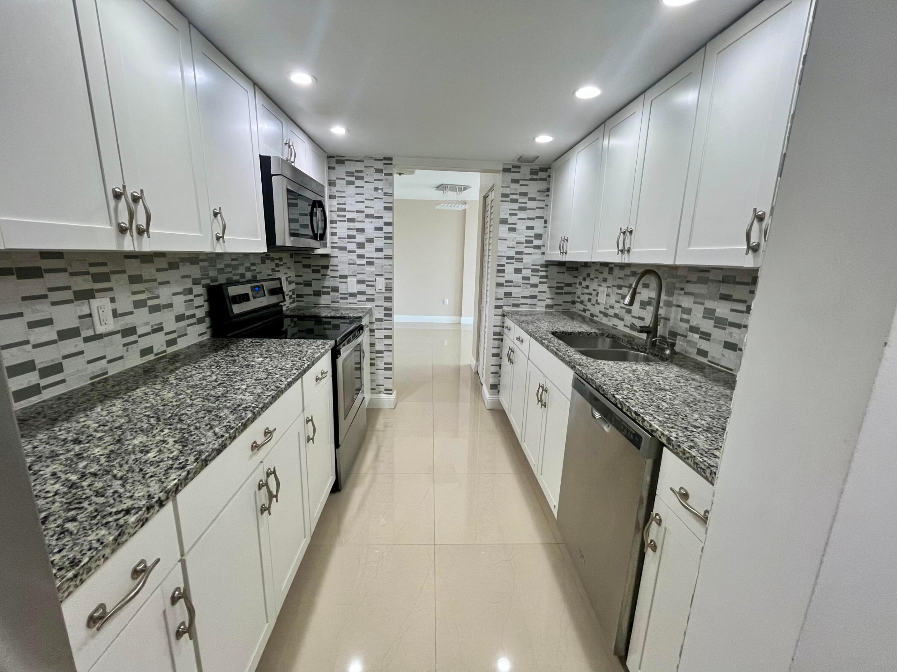 301 Croton Avenue 406, Lantana, FL 33462, Lantana