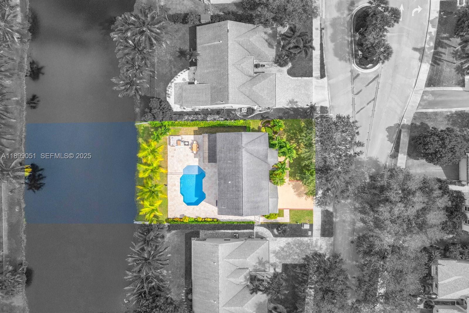 10045 Grove Lane — photo 2