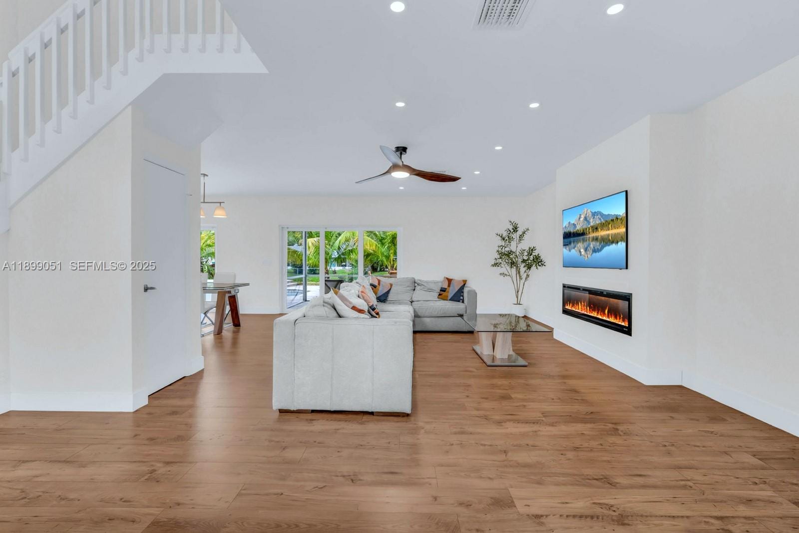10045 Grove Lane — photo 9