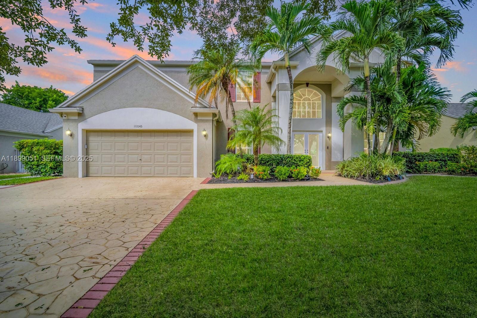 5 bedroom home for sale at 10045 Grove, Cooper City, FL 33328 — $1,050,000