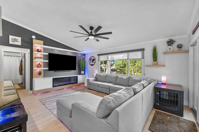 100 Royal Court, Royal Palm Beach, FL 33411 photo 9