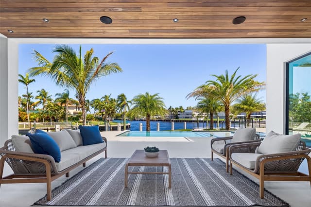 1555 SE 14th Court, Deerfield Beach, FL 33441