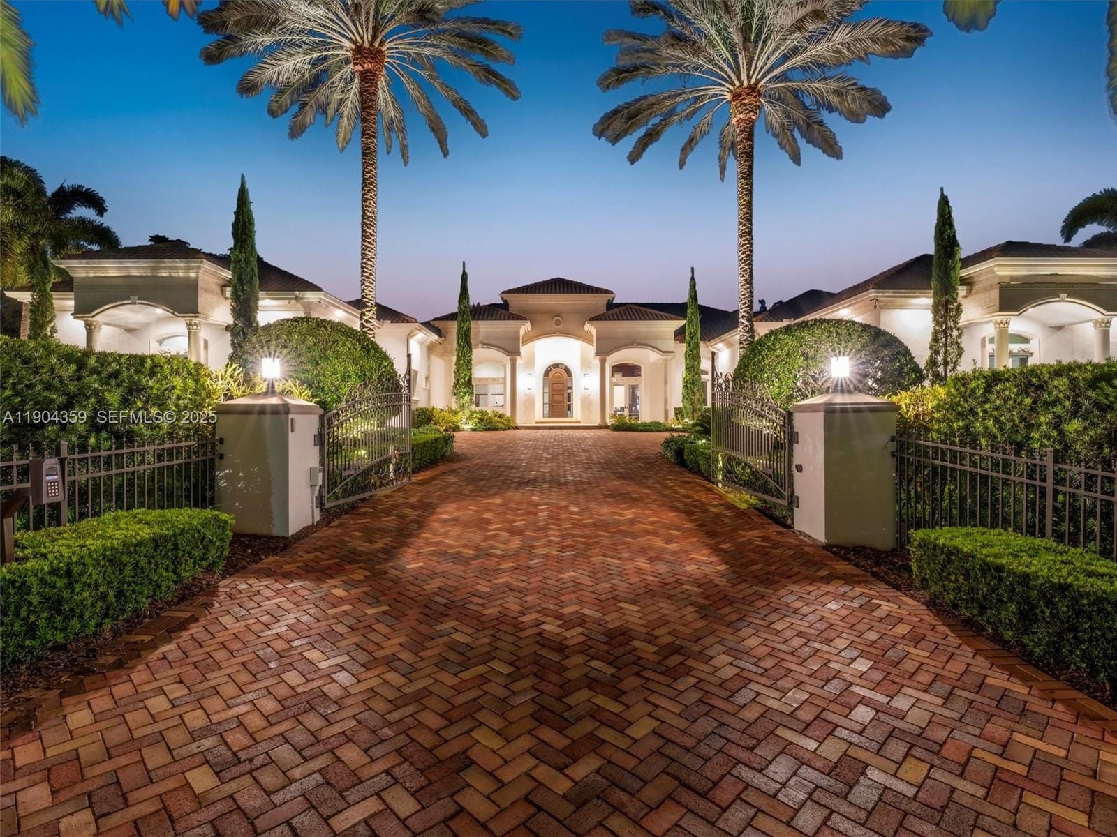 11420 NW 4th Street, Plantation, FL 33325