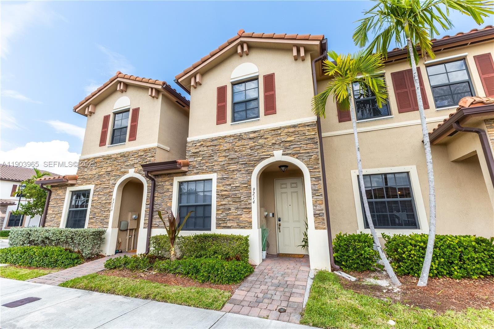 9214 W 33rd Lane, Hialeah, FL 33018