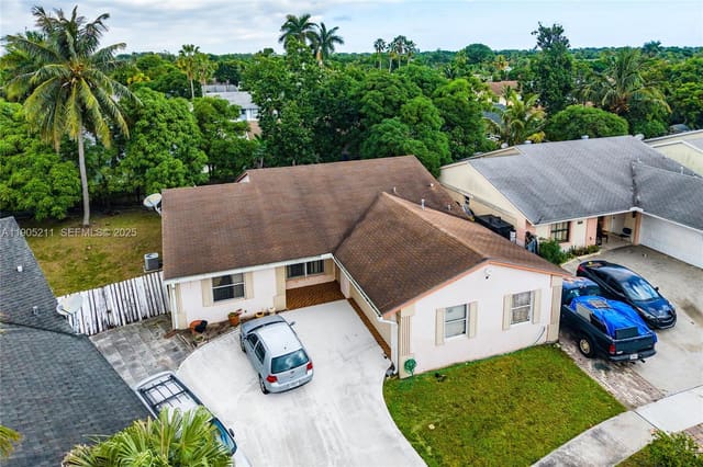 5930 W Lincoln W Circle, sold in Lantana Homes 1, Lake Worth, FL
