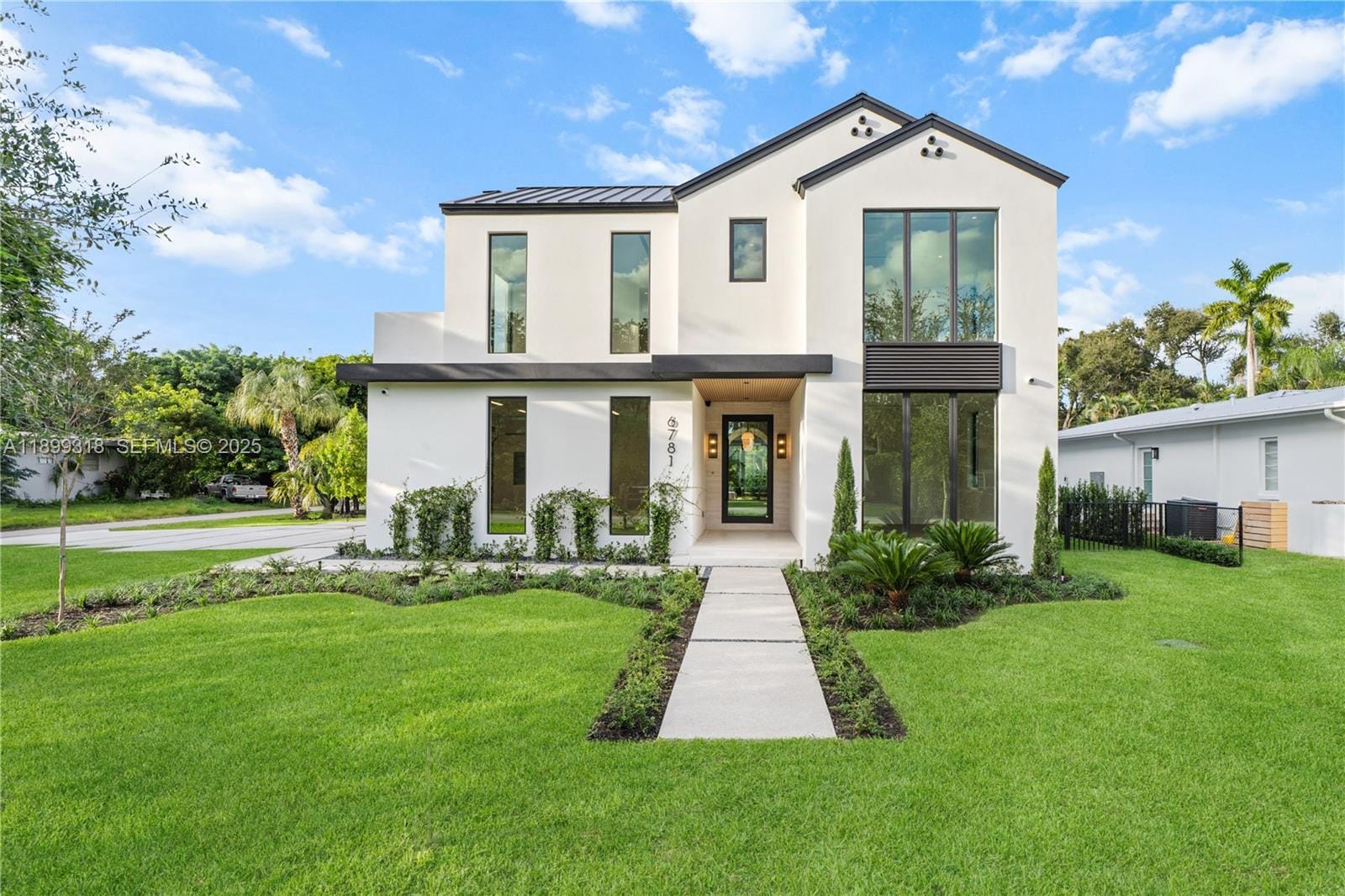 6781 SW 75th Terrace, South Miami, FL 33143