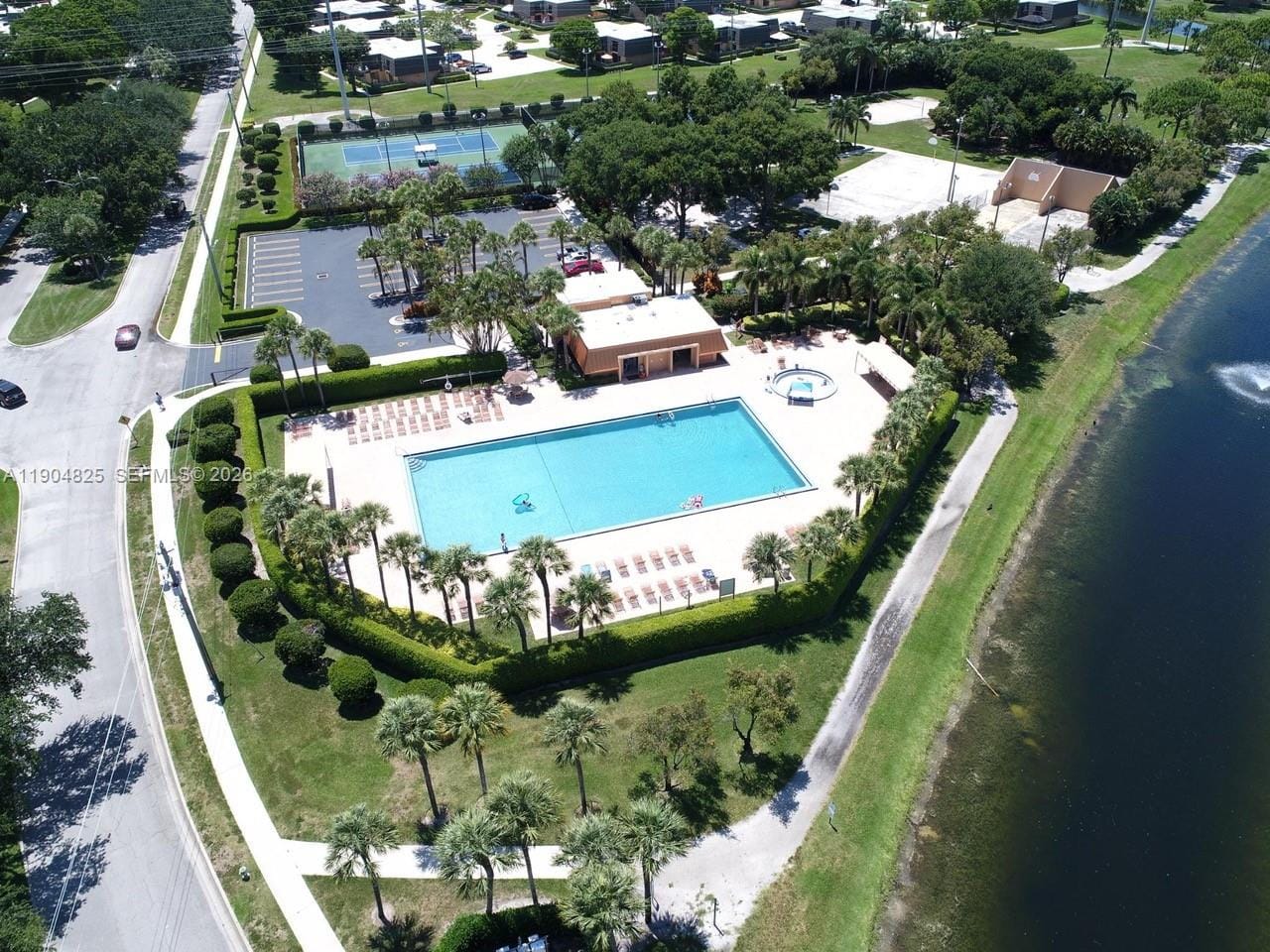 157 Heritage Way, West Palm Beach, FL 33407 photo 5