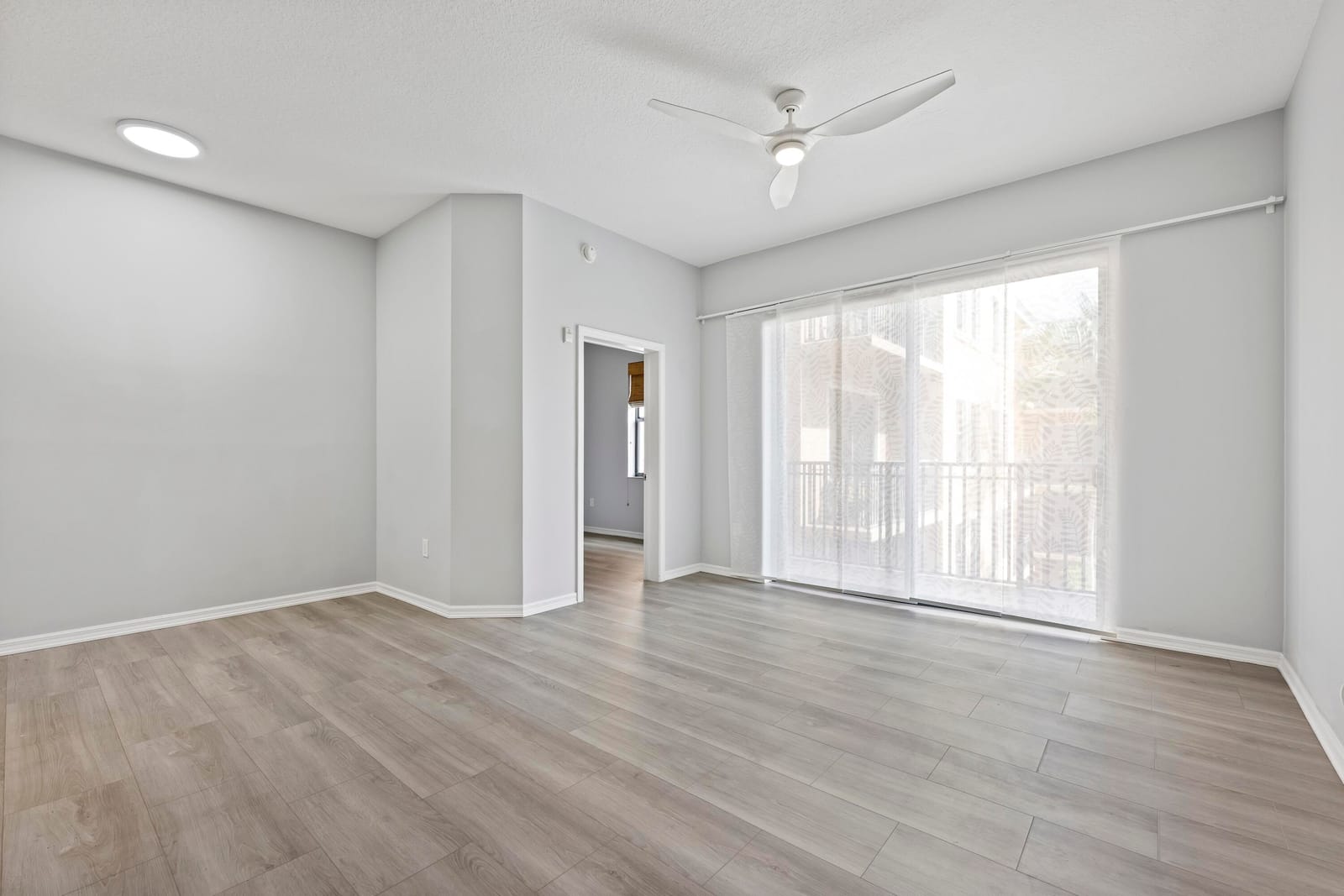 511 Lucerne Avenue 517, Lake Worth Beach, FL 33460 photo 15