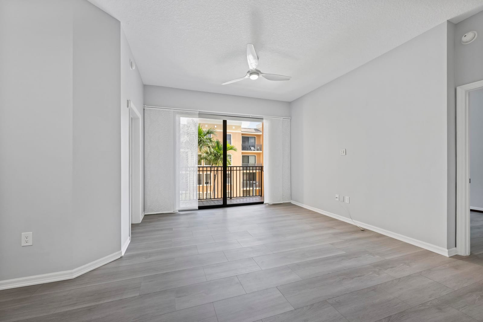 511 Lucerne Avenue 517, Lake Worth Beach, FL 33460 photo 18