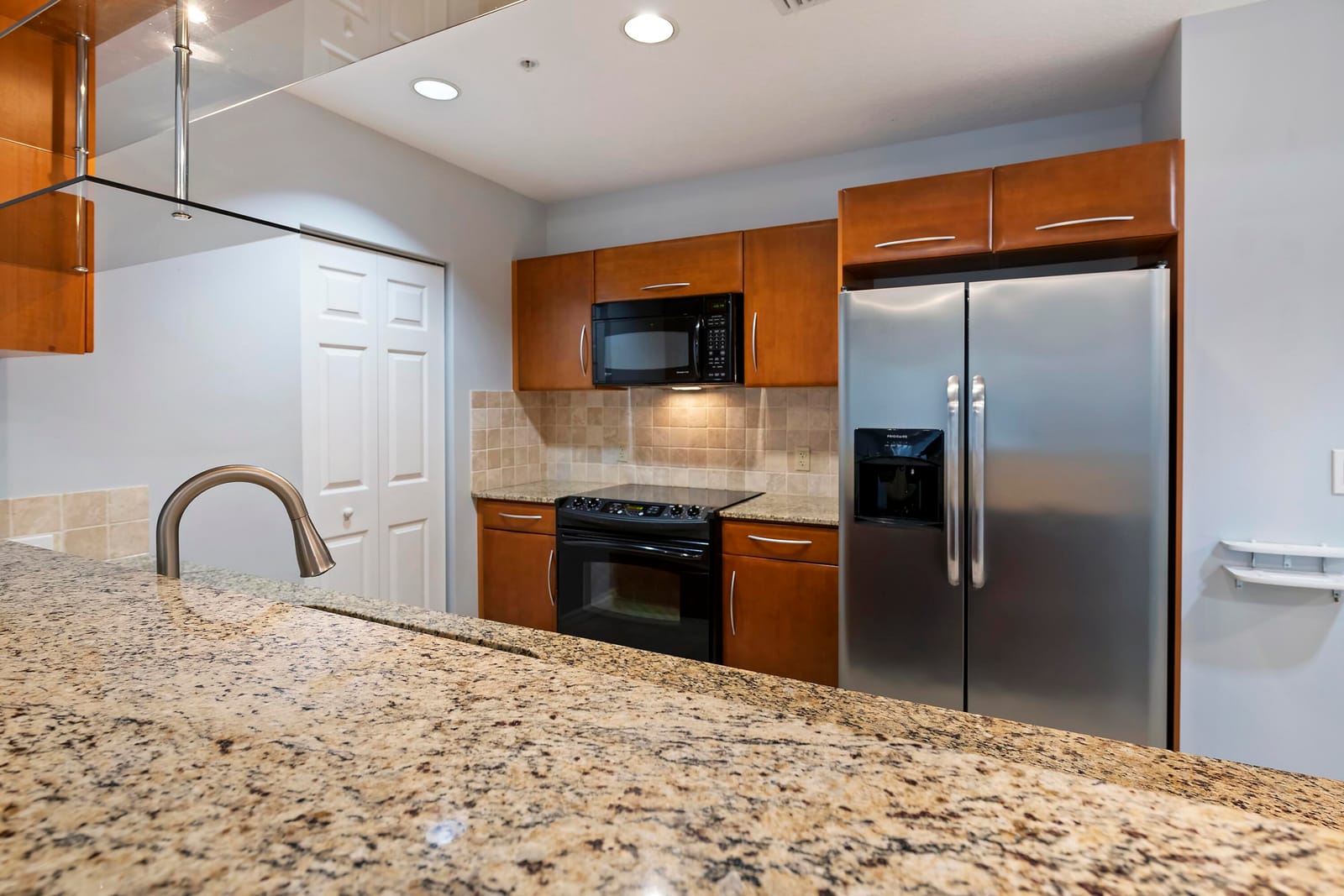 511 Lucerne Avenue 517, Lake Worth Beach, FL 33460 photo 21