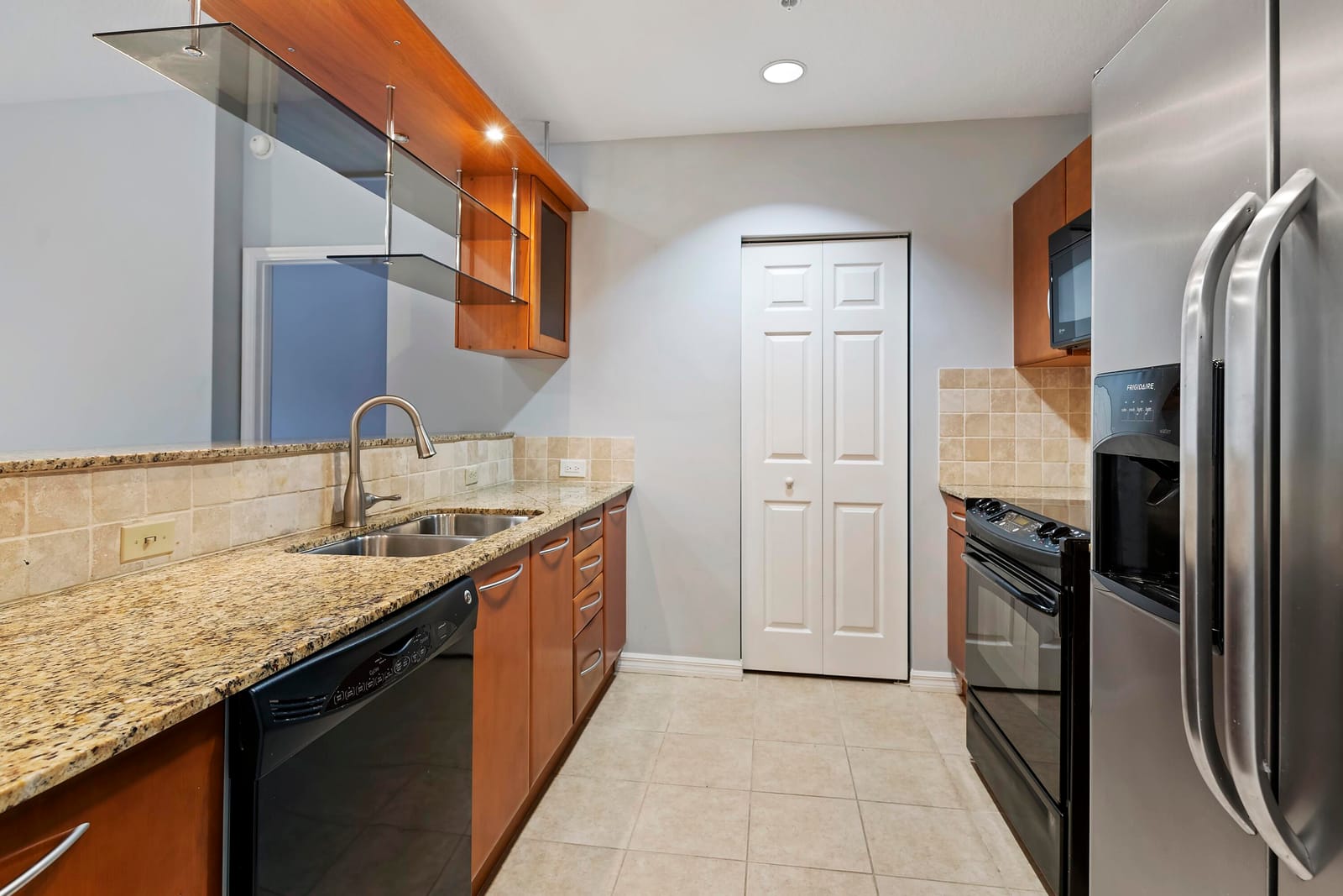 511 Lucerne Avenue 517, Lake Worth Beach, FL 33460 photo 28