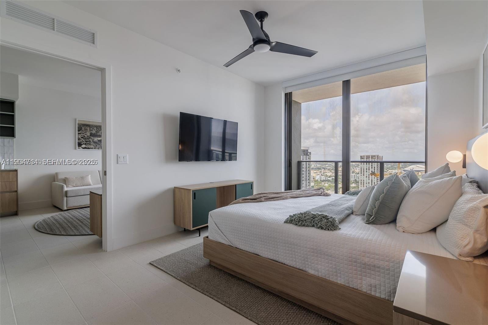 159 NE 6th Street 2404, Miami, FL 33132 photo 18
