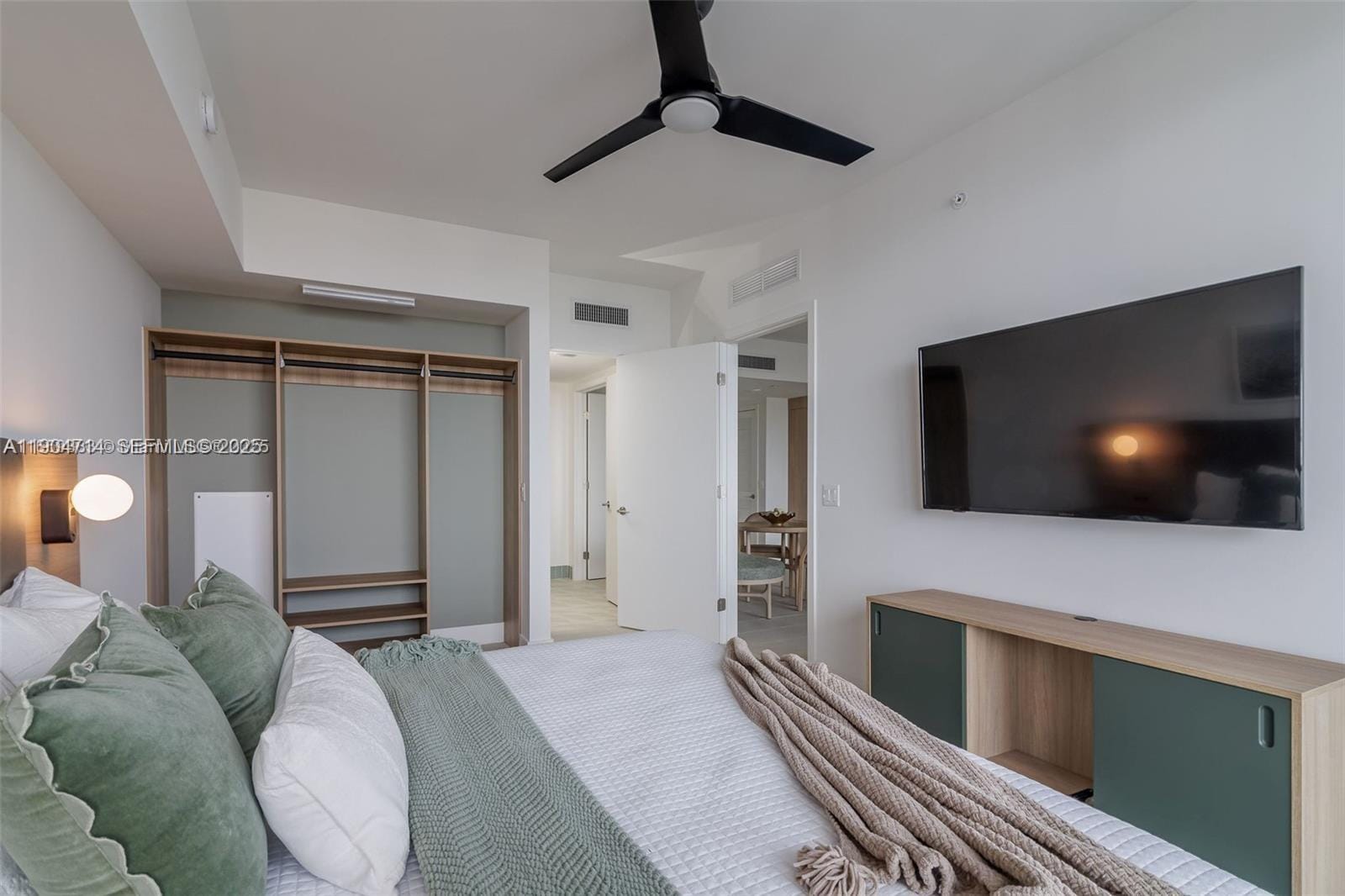 159 NE 6th Street 2404, Miami, FL 33132 photo 27