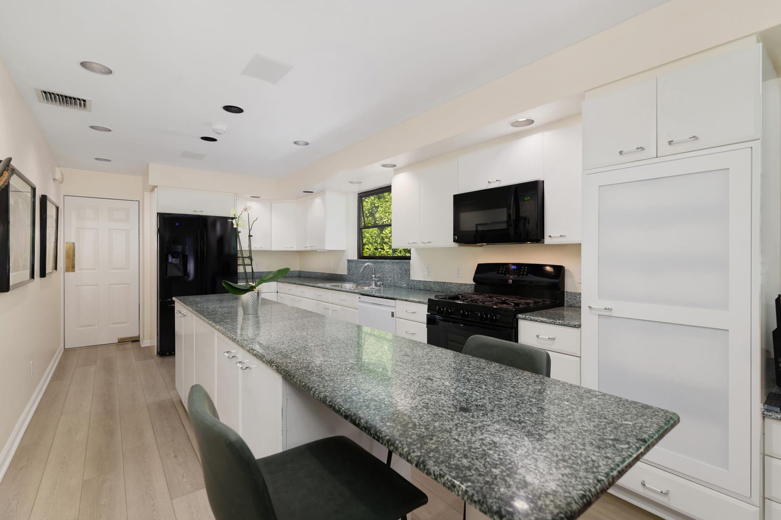 575 N Lake Way — photo 11