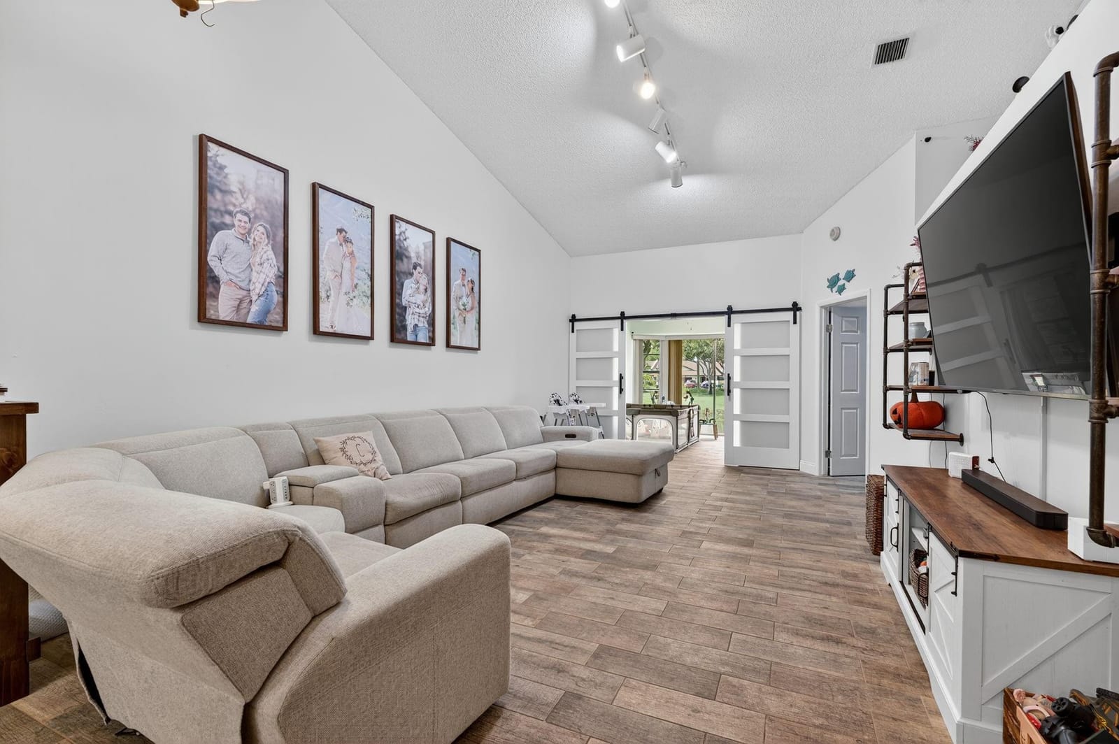 6149 NW 91st Avenue 6149 — photo 8