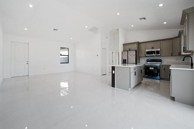 2458 NW 9th Ter Terrace — photo 8