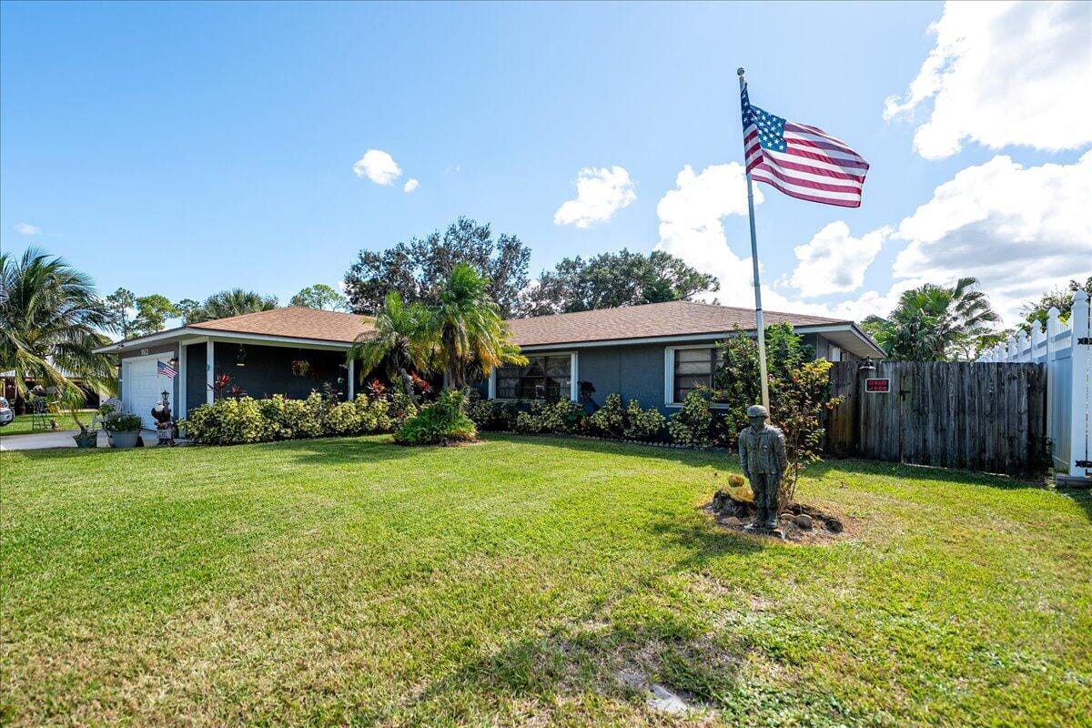 1082 SE Damask Avenue, Port St. Lucie, FL 34983