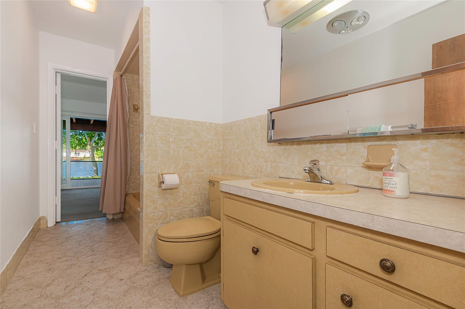 1940 NW 107 Avenue, Pembroke Pines, FL 33026 photo 28