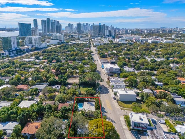 201 NE 48th Street, sold in Brentwood Rev Pl, Miami, FL