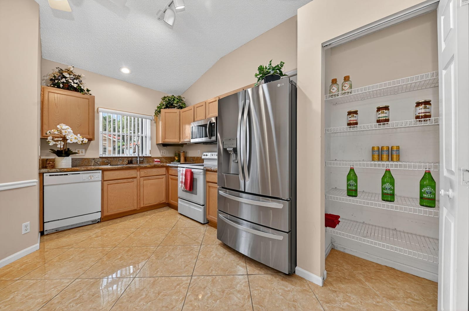 2739 Quaking Leaf Lane, Boynton Beach, FL 33436 photo 4