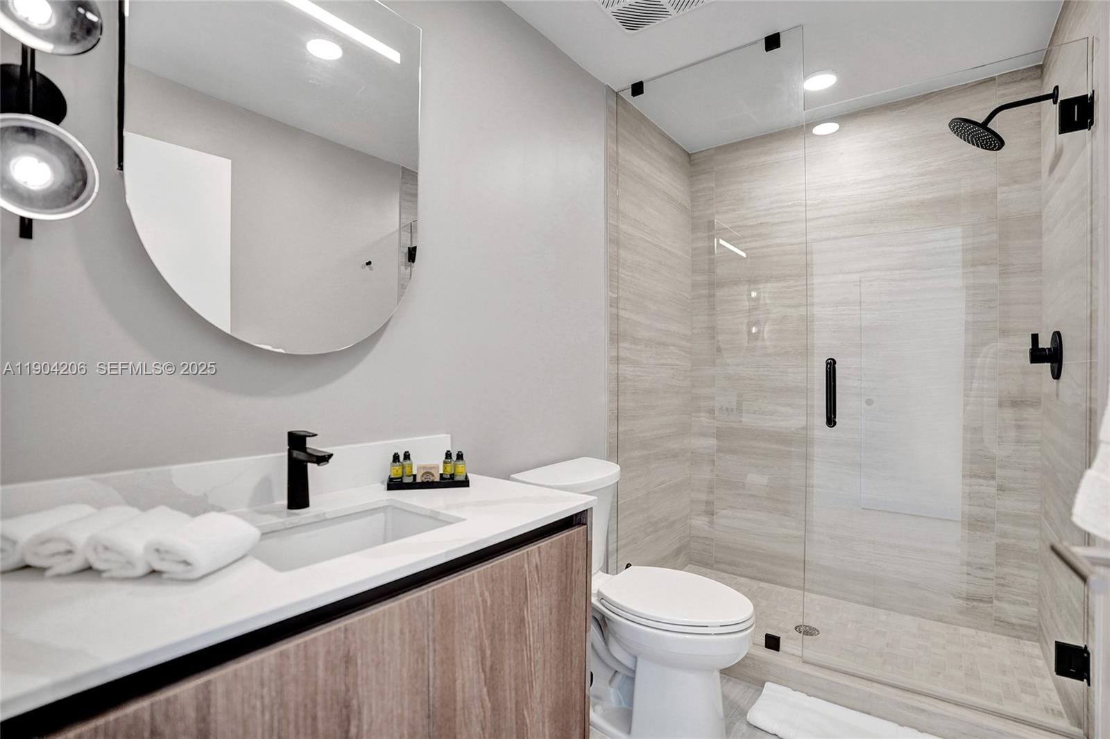 580 72nd Street 810 — photo 11