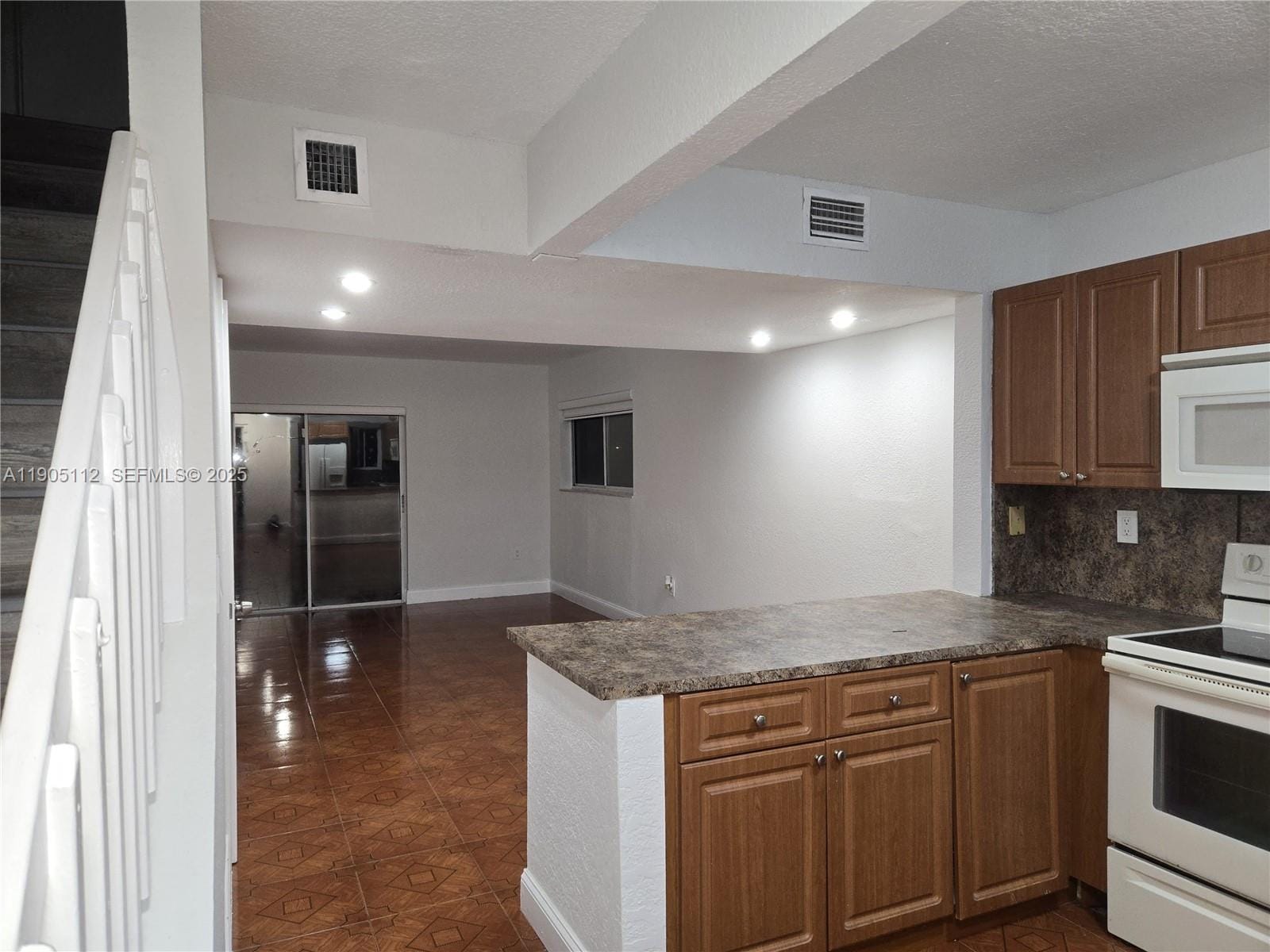 2730 W 76th Street 201, Hialeah, FL 33016