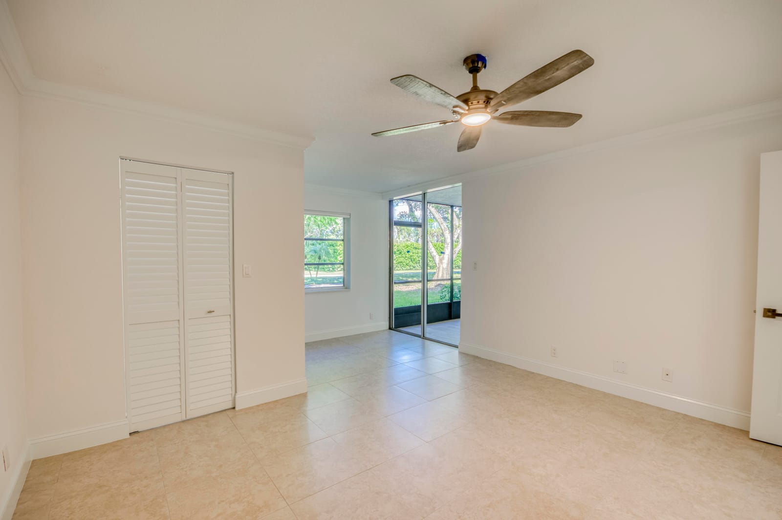 6865 Huntington Lane 105 — photo 12