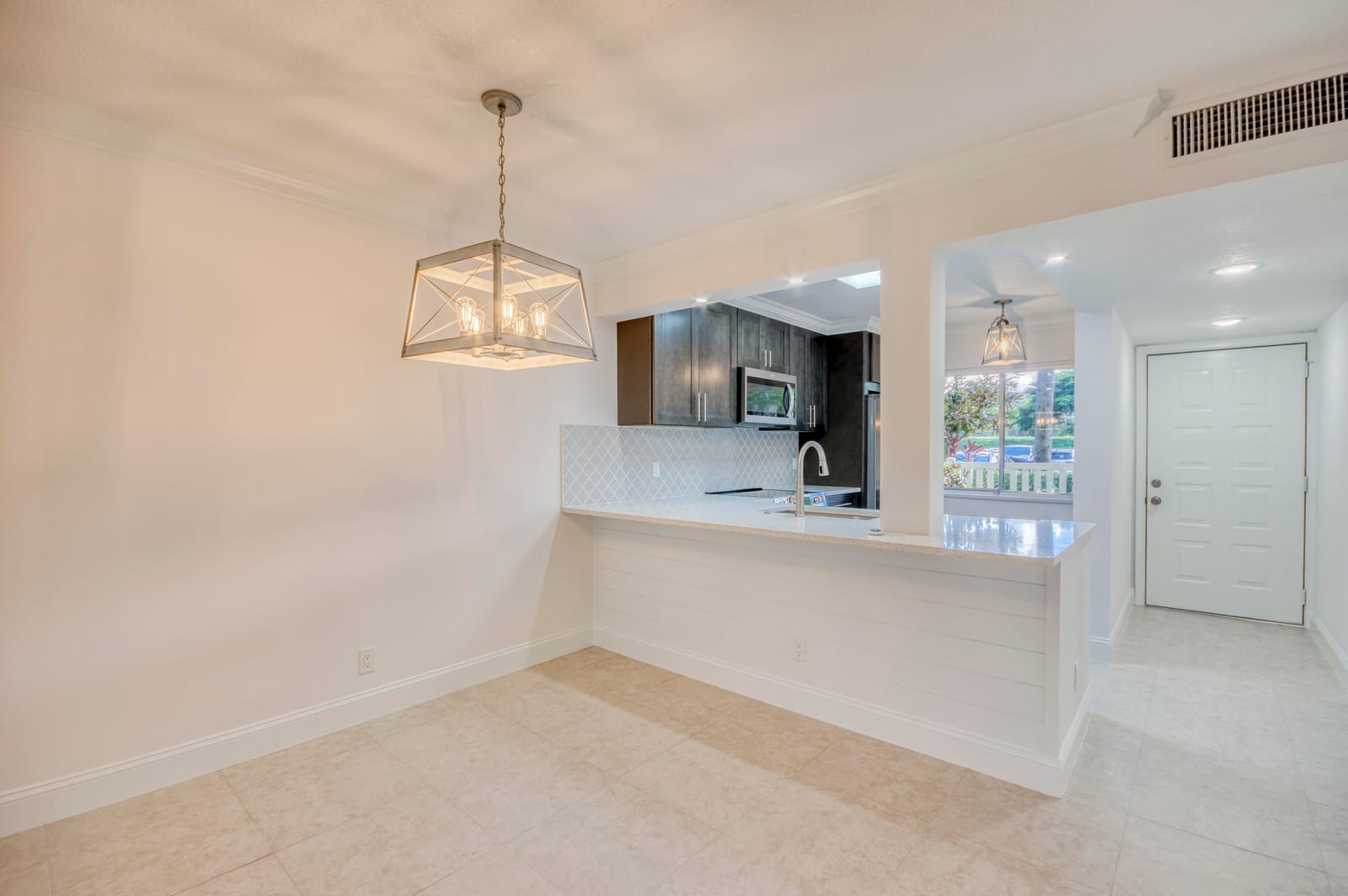 6865 Huntington Lane 105 — photo 4