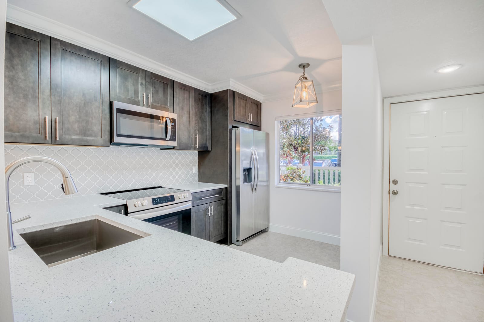 6865 Huntington Lane 105 — photo 5
