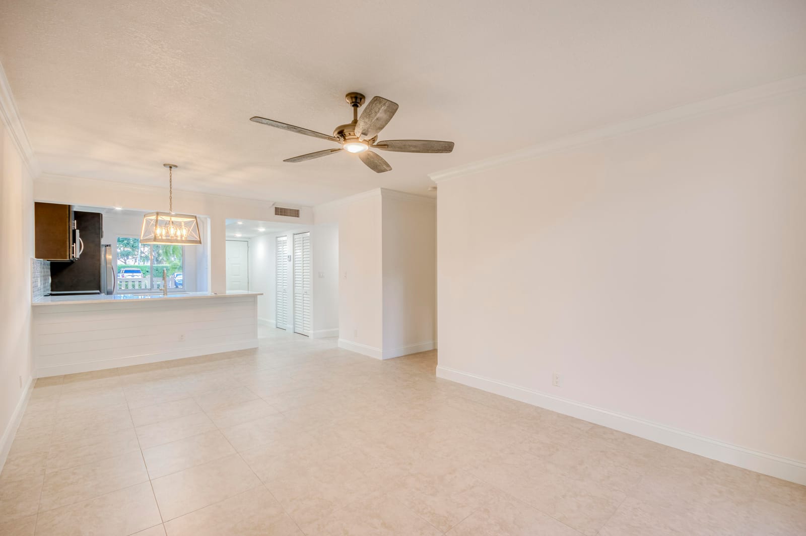 6865 Huntington Lane 105 — photo 10