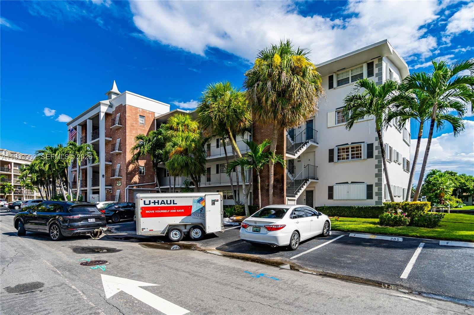 455 Paradise Isle Boulevard 106, Hallandale Beach, FL 33009 photo 24