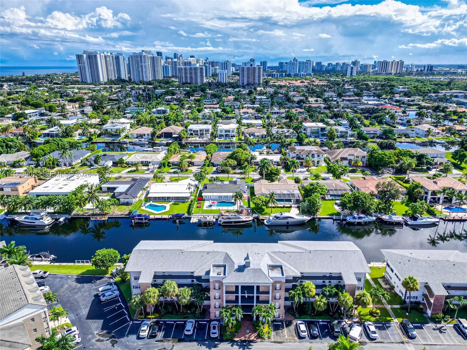 455 Paradise Isle Boulevard 106, Hallandale Beach, FL 33009 photo 25