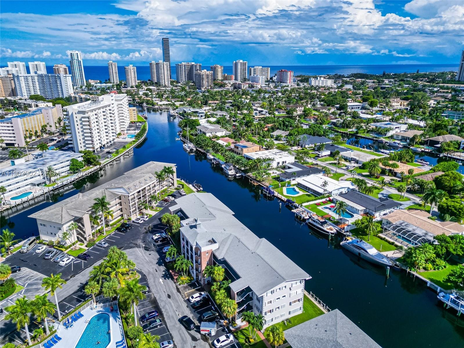 455 Paradise Isle Boulevard 106, Hallandale Beach, FL 33009 photo 28