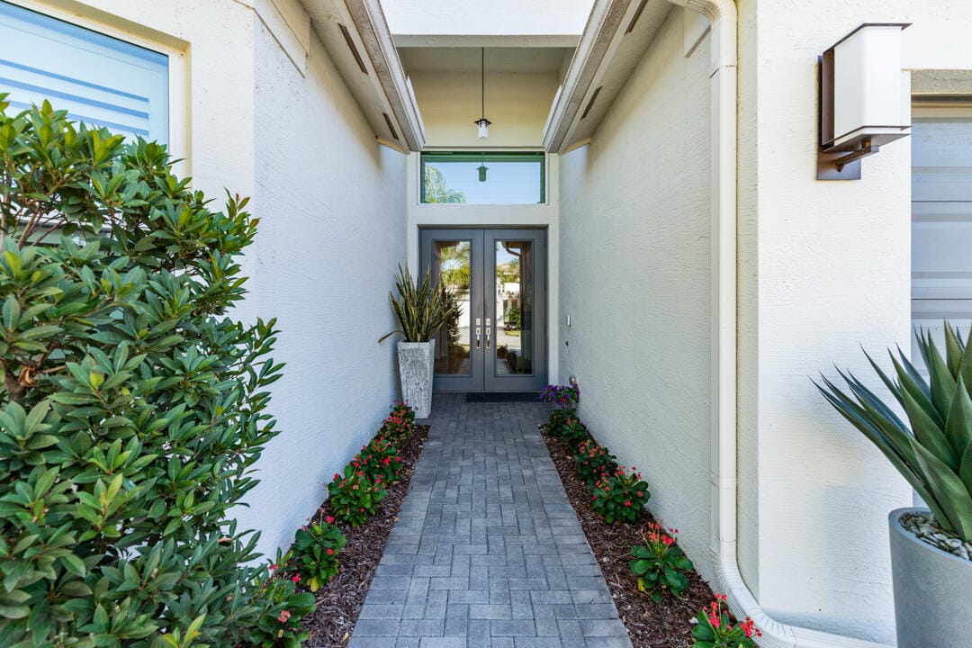 11991 SW Whitewater Falls Court, Port St. Lucie, FL 34987