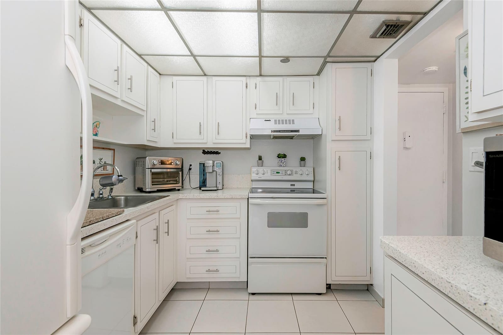 1300 Saint Charles Pl Pembroke Pines L20 — photo 7