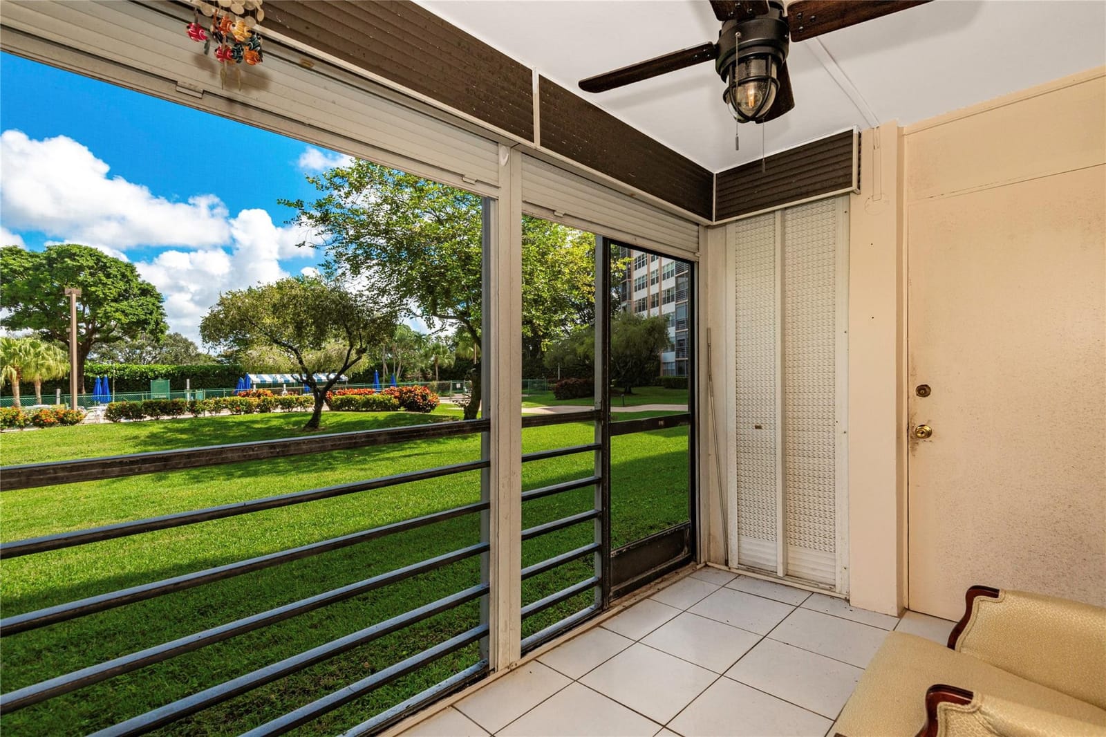 1300 Saint Charles Pl Pembroke Pines L20, Pembroke Pines, FL 33026 photo 14