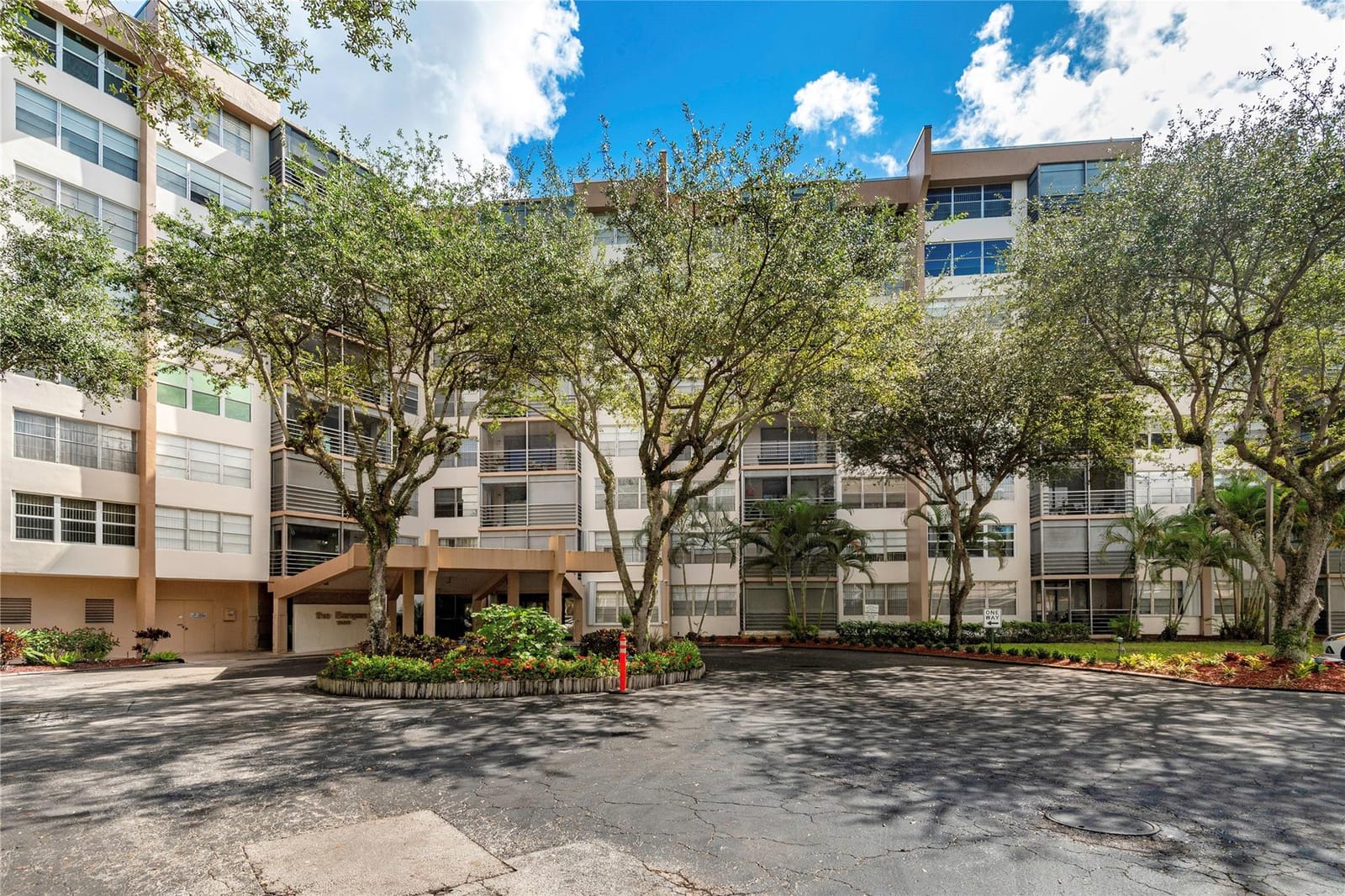 1300 Saint Charles Pl Pembroke Pines L20, Pembroke Pines, FL 33026 photo 15