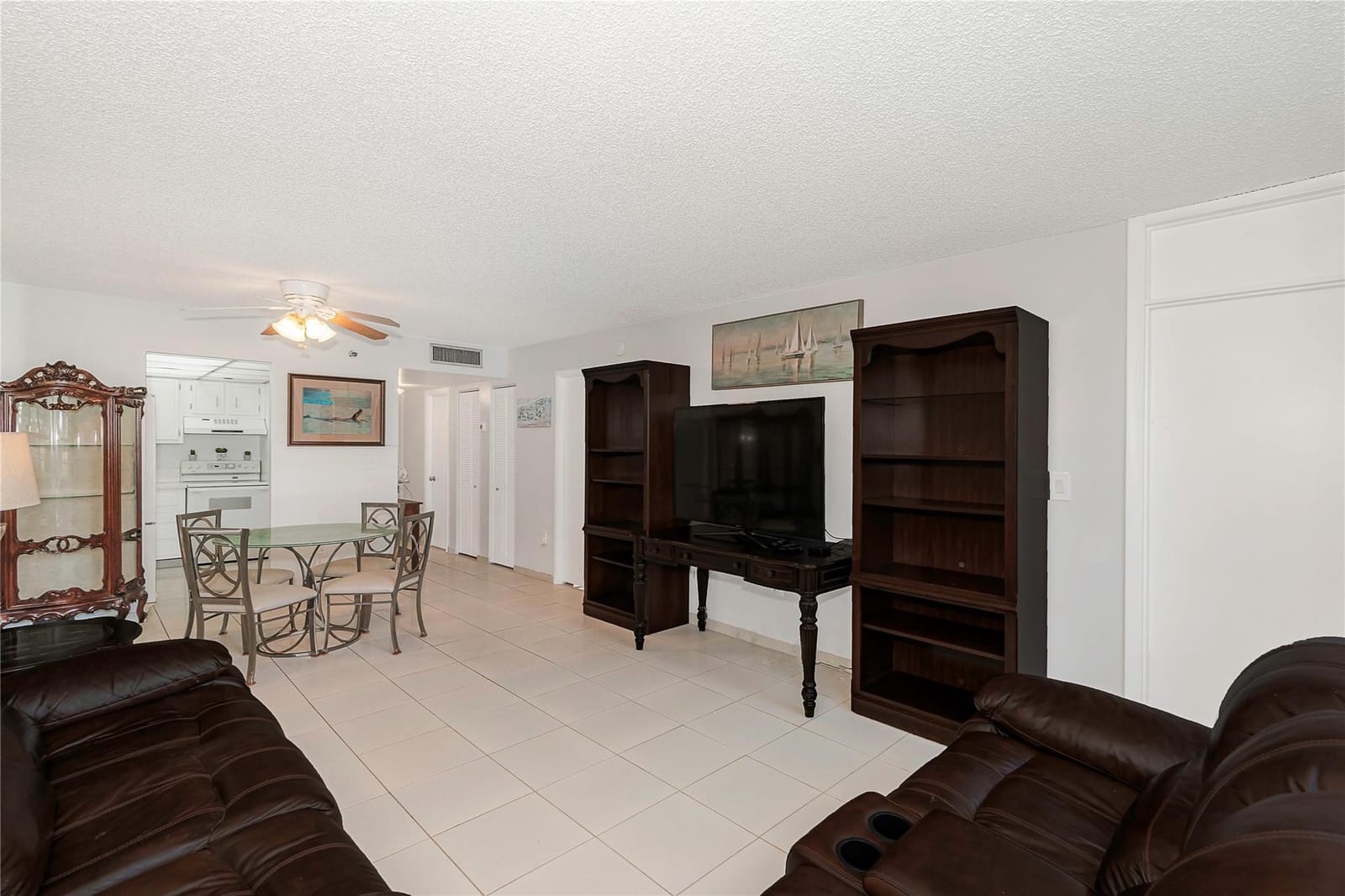 1300 Saint Charles Pl Pembroke Pines L20 — photo 3