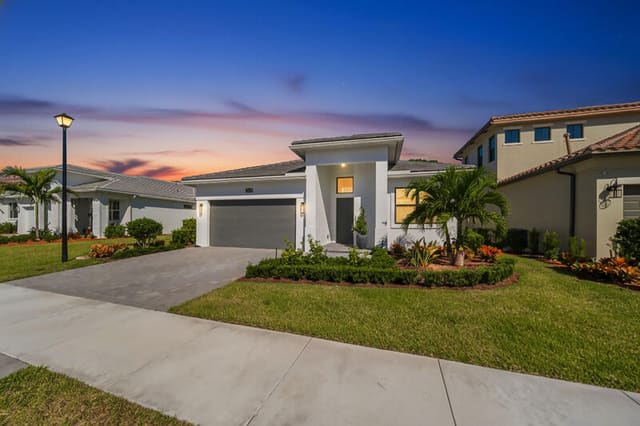 2729 SE Ashfield Drive, sold in Veranda Estates Phase 1, Port St Lucie, FL