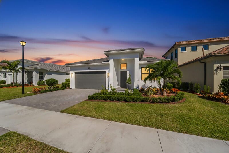 2729 SE Ashfield Drive, Port St. Lucie, FL 34984