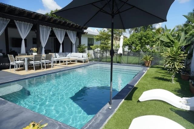 4678 NW 99th Terrace, Sunrise, FL 33351