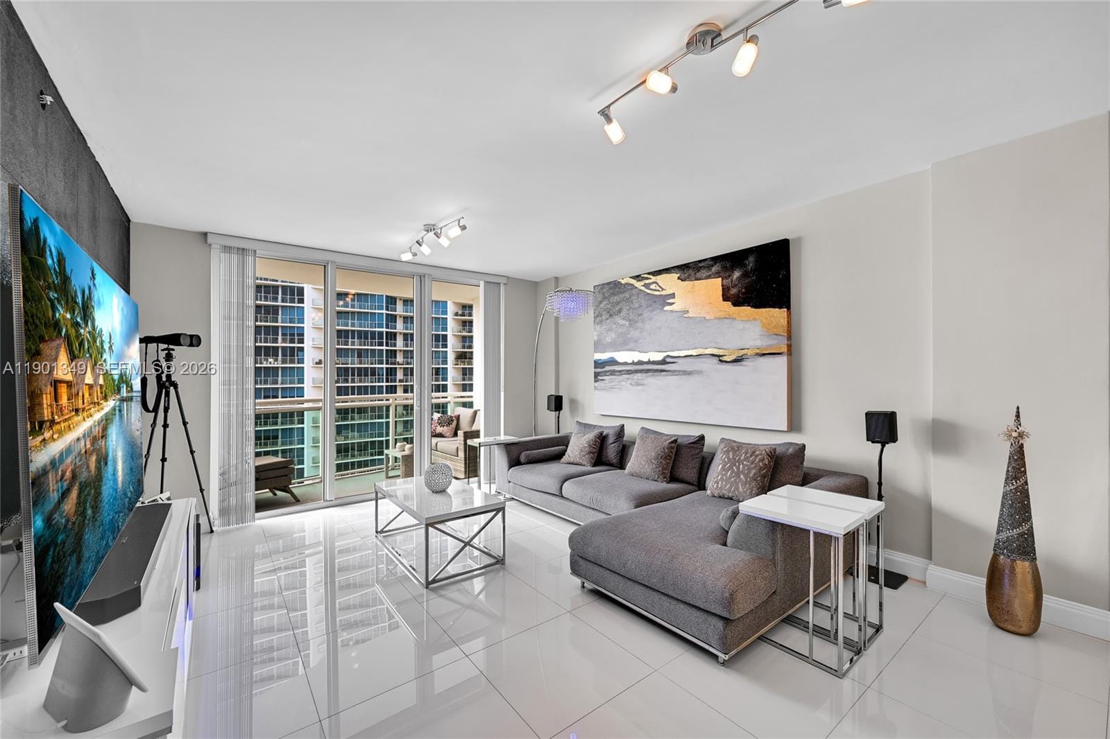 3001 S Ocean Drive 1513 — photo 3