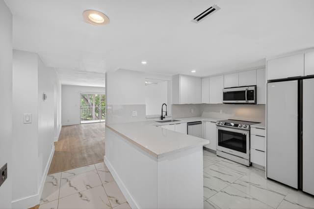 14375 Strathmore Lane 303, Delray Beach, FL 33446