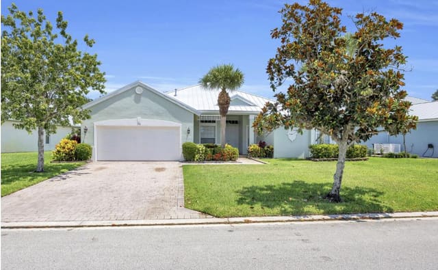198 NW Magnolia Lakes Boulevard, sold in Magnolia Lakes At St Lucie West Phase 2, Port St Lucie, FL